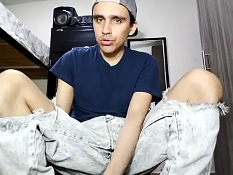 Snapshot of danylano chatting on January 12, 2026, 10:47 pm danylano online show from January 12, 2026, 10:47 pm