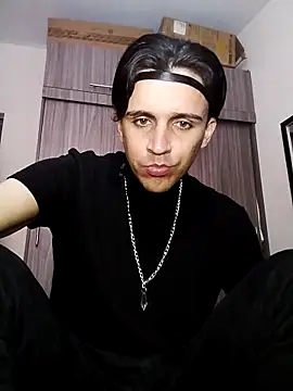 Snapshot of danylano chatting on October 10, 2025, 9:59 pm danylano online show from October 10, 2025, 9:59 pm