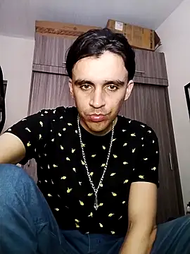 Snapshot of danylano chatting on October 3, 2025, 9:49 pm danylano online show from October 3, 2025, 9:49 pm