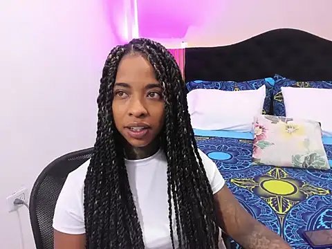 Snapshot of Pauline_Fox chatting on April 10, 2026, 3:02 am Pauline Fox online show from April 10, 2026, 3:02 am