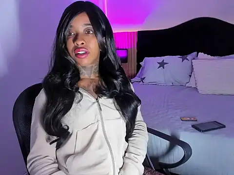 Snapshot of Pauline_Fox chatting on March 19, 2026, 2:22 am Pauline Fox online show from March 19, 2026, 2:22 am