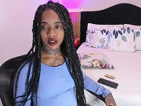 Snapshot of Pauline_Fox chatting on April 12, 2026, 12:58 am Pauline Fox online show from April 12, 2026, 12:58 am