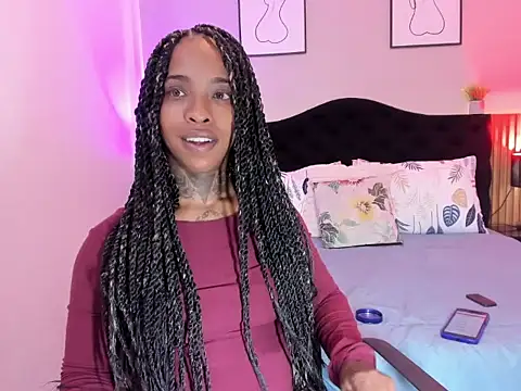 Snapshot of Pauline_Fox chatting on March 27, 2026, 2:20 am Pauline Fox online show from March 27, 2026, 2:20 am