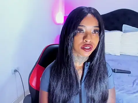 Snapshot of Pauline_Fox chatting on March 1, 2026, 3:06 am Pauline Fox online show from March 1, 2026, 3:06 am