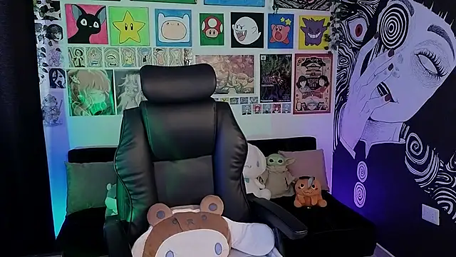 Snapshot of Yuhwan_ chatting on November 8, 2025, 8:12 pm Yuhwan online show from November 8, 2025, 8:12 pm