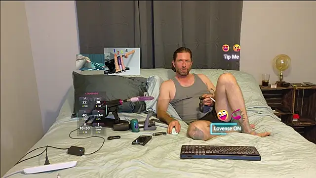 Snapshot of danoo84 chatting on October 18, 2025, 4:25 am danoo84 online show from October 18, 2025, 4:25 am