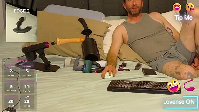 Snapshot of danoo84 chatting on October 23, 2025, 4:11 am danoo84 online show from October 23, 2025, 4:11 am