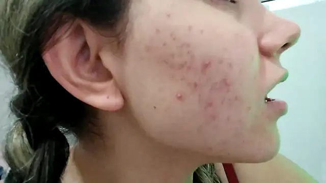 isabelly08ty online show from September 10, 2025, 3:33 pm