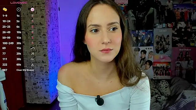 LucyRose3 online show from September 9, 2025, 3:21 pm