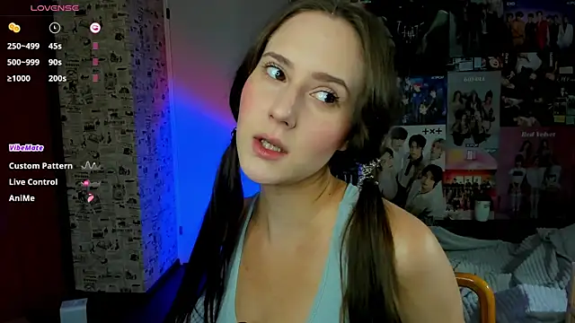 LucyRose3 online show from September 22, 2025, 1:28 pm