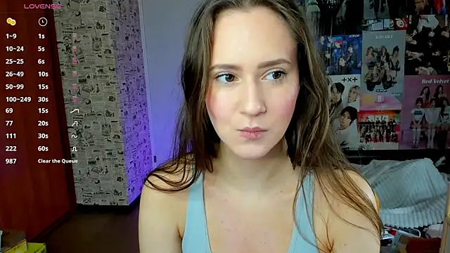 LucyRose3 online show from September 26, 2025, 4:52 am