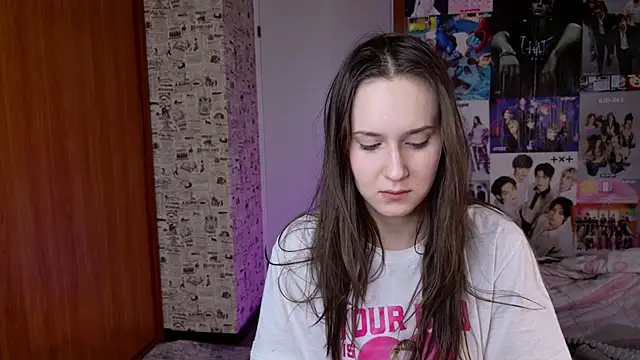 LucyRose3 online show from December 18, 2025, 3:16 pm