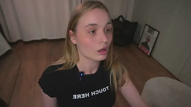 lisa schiele online show from April 3, 2026, 8:48 pm