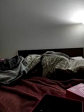 alicepavia22 online show from November 15, 2025, 10:03 pm