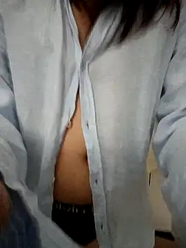 alicepavia22 online show from April 4, 2026, 8:59 pm