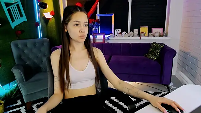 Snapshot of UliaNeer chatting on March 31, 2026, 9:11 am UliaNeer online show from March 31, 2026, 9:11 am