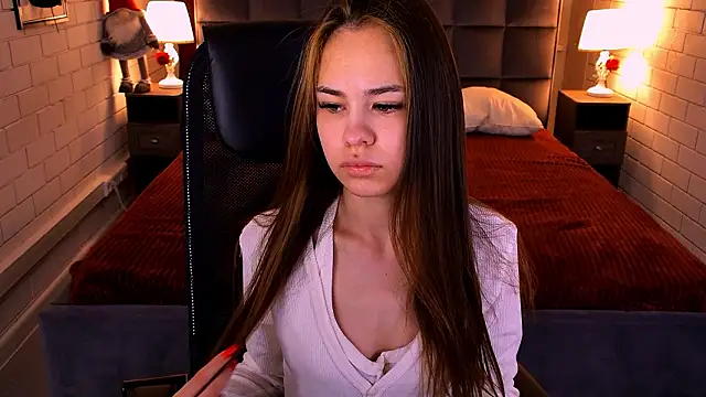 UliaNeer online show from February 6, 2026, 5:03 am