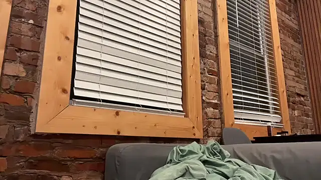 Snapshot of zahrabliss chatting on January 17, 2026, 12:37 am zahrabliss online show from January 17, 2026, 12:37 am