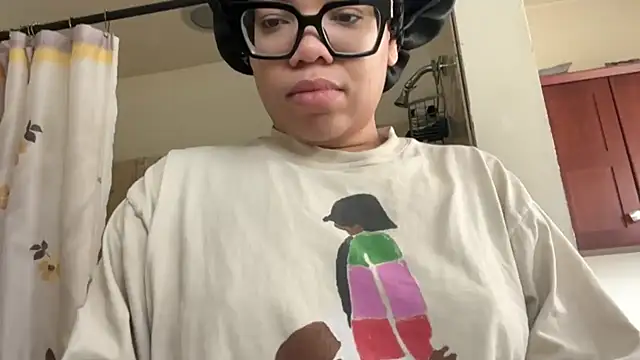 Snapshot of zahrabliss chatting on March 1, 2026, 4:51 pm zahrabliss online show from March 1, 2026, 4:51 pm