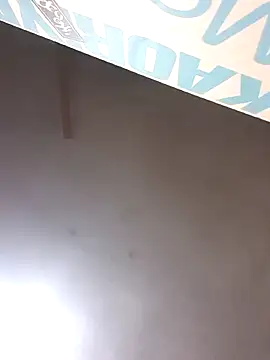 Snapshot of Andyl1 chatting on September 21, 2025, 11:43 pm Andyl1 online show from September 21, 2025, 11:43 pm