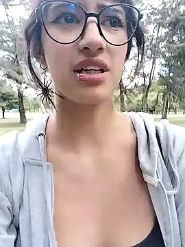 LuaBusch online show from September 24, 2025, 6:58 pm