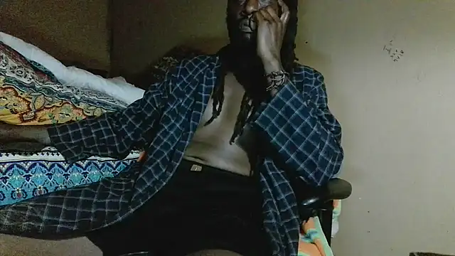 Snapshot of EYEzIAM chatting on April 15, 2026, 4:51 am EYEzIAM online show from April 15, 2026, 4:51 am