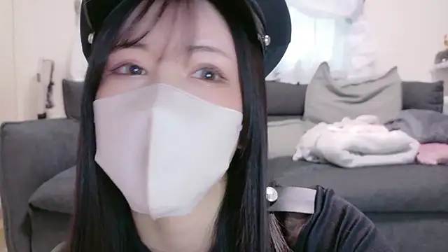 moemilk online show from March 28, 2026, 12:33 am