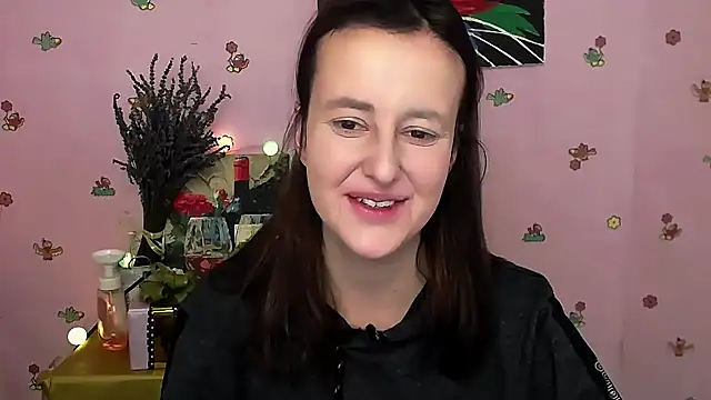 Snapshot of FeelMe__ chatting on November 4, 2025, 8:29 am FeelMe online show from November 4, 2025, 8:29 am