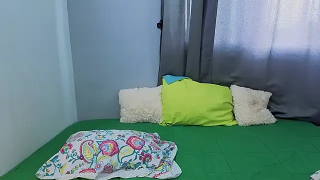 Penelophe01 online show from March 28, 2026, 7:04 pm