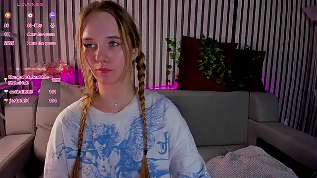 Casey Sweeet online show from April 21, 2026, 9:32 pm