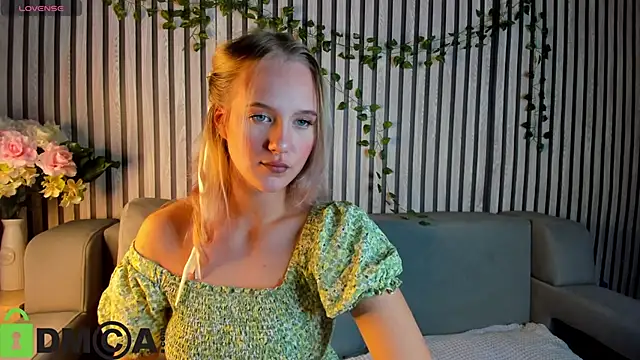 Snapshot of Casey_Sweeet chatting on November 2, 2025, 4:12 pm Casey Sweeet online show from November 2, 2025, 4:12 pm