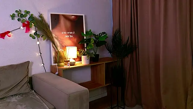 Snapshot of Elina_Star chatting on February 13, 2026, 1:44 pm Elina Star online show from February 13, 2026, 1:44 pm