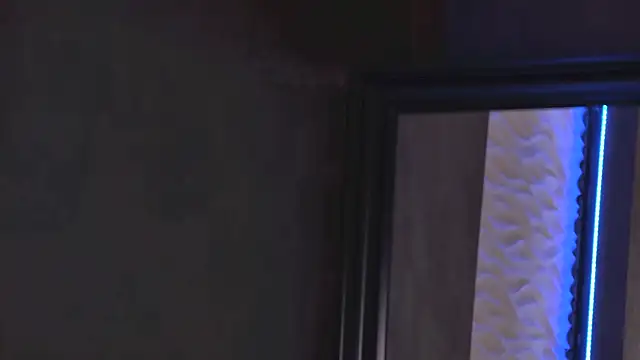 AriWild online show from April 11, 2026, 4:42 am