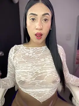 Snapshot of isabela_l chatting on March 15, 2026, 9:44 pm isabela l online show from March 15, 2026, 9:44 pm