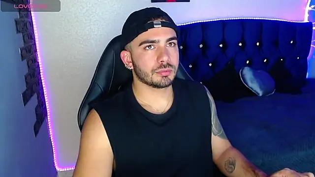 Snapshot of adamhairy chatting on March 27, 2026, 8:32 pm adamhairy online show from March 27, 2026, 8:32 pm