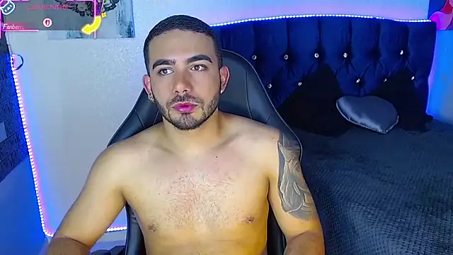 Snapshot of adamhairy chatting on April 10, 2026, 7:43 pm adamhairy online show from April 10, 2026, 7:43 pm