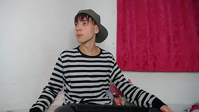 lucky stricke online show from November 28, 2025, 6:24 am