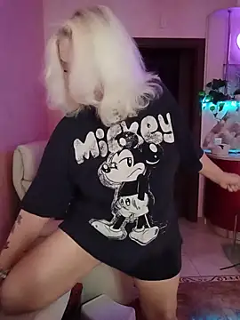 SquirtMilf00 online show from March 17, 2026, 3:09 am