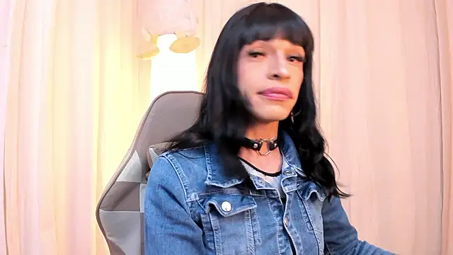 Snapshot of Alanakimura_ chatting on February 27, 2026, 8:08 pm Alanakimura online show from February 27, 2026, 8:08 pm