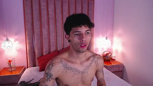 Enzo Hunter online show from October 15, 2025, 4:00 am