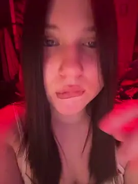 Snapshot of Kemeli008 chatting on April 1, 2026, 7:44 pm Kemeli008 online show from April 1, 2026, 7:44 pm