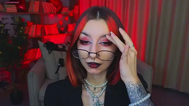 Snapshot of Mistress__Marcelline chatting on February 12, 2026, 10:26 am Mistress Marcelline online show from February 12, 2026, 10:26 am