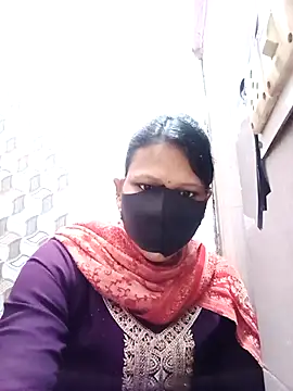 Snapshot of varnika chatting on November 9, 2025, 8:40 am varnika online show from November 9, 2025, 8:40 am