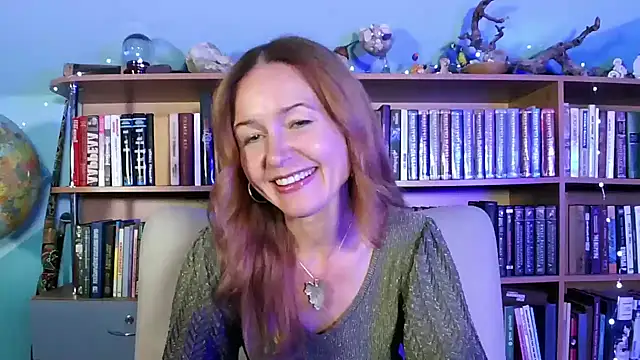 Foxilady357 online show from October 11, 2025, 2:07 pm