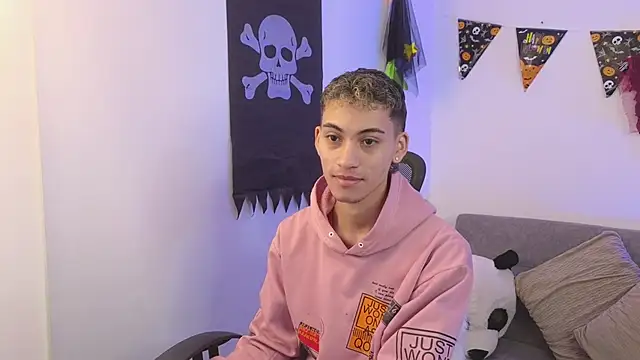 yulian vasquez online show from October 18, 2025, 12:18 pm