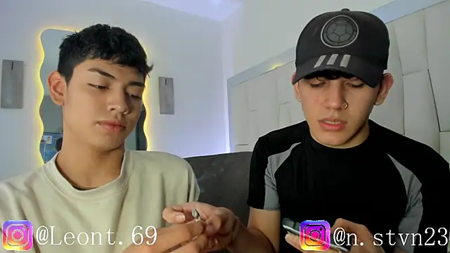 LoganTwink18 online show from April 7, 2026, 1:24 pm