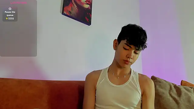 LoganTwink18 online show from September 30, 2025, 12:11 pm