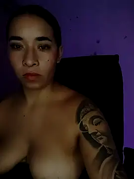 Snapshot of Valenn_fernandez chatting on June 25, 2026, 5:12 am Valenn fernandez online show from June 25, 2026, 5:12 am