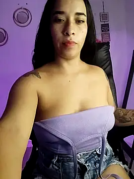 Snapshot of Valenn_fernandez chatting on July 9, 2026, 10:20 pm Valenn fernandez online show from July 9, 2026, 10:20 pm