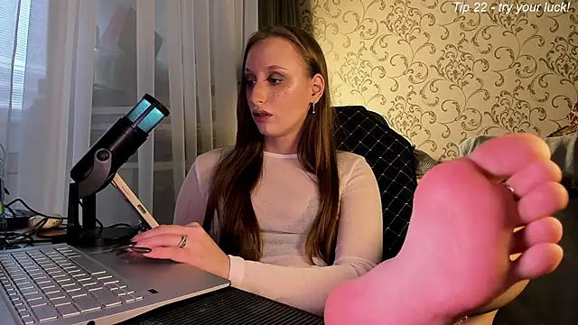 Snapshot of DarcySiren chatting on April 24, 2026, 8:38 am DarcySiren online show from April 24, 2026, 8:38 am